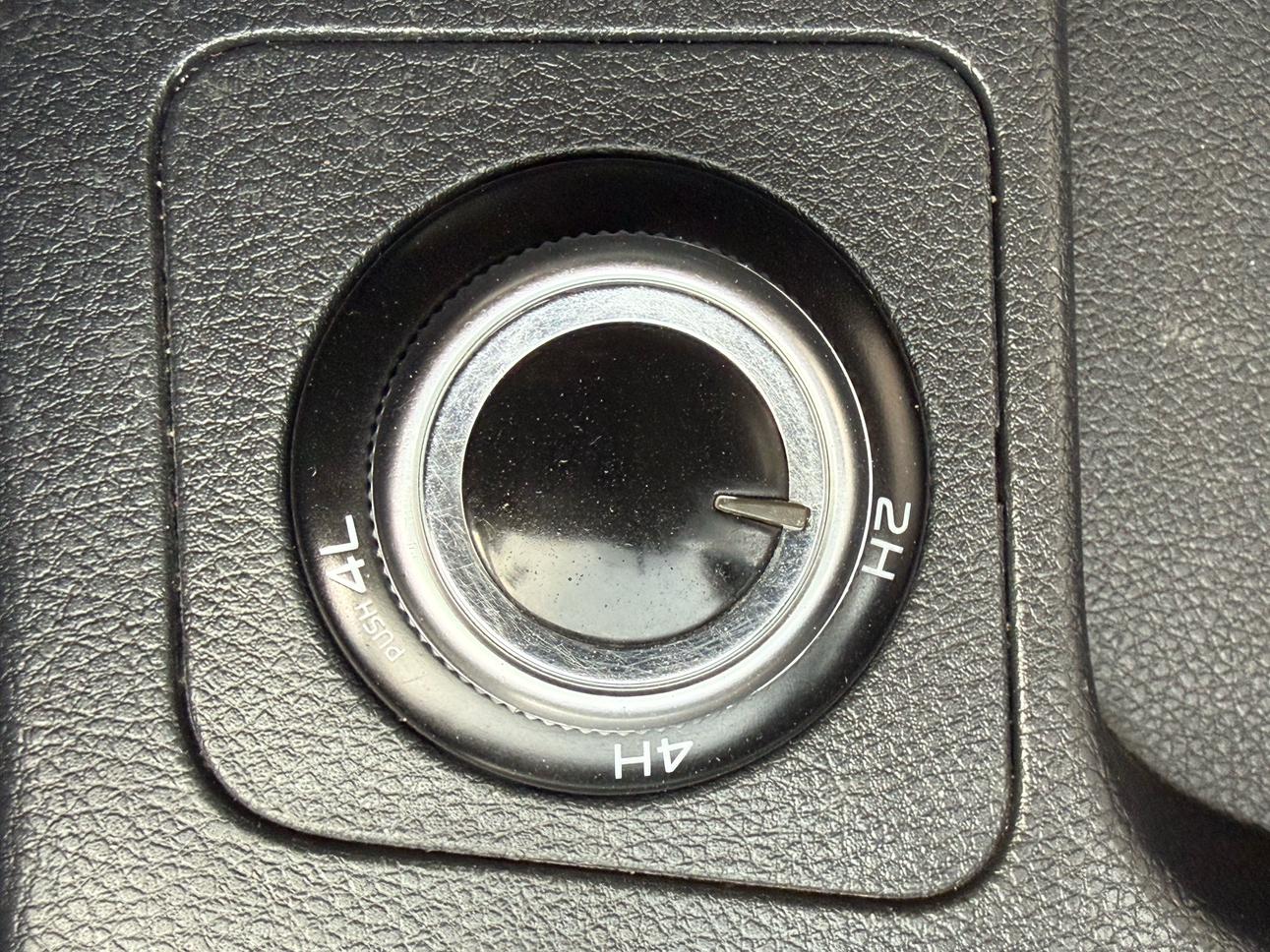 Isuzu RE-MAX 2020 thumb 10