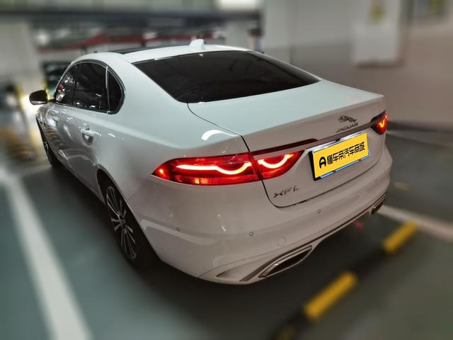 Jaguar XFL 2024 thumb 2