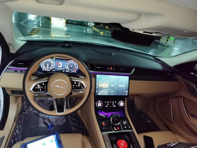 Jaguar XFL 2024 thumb 3