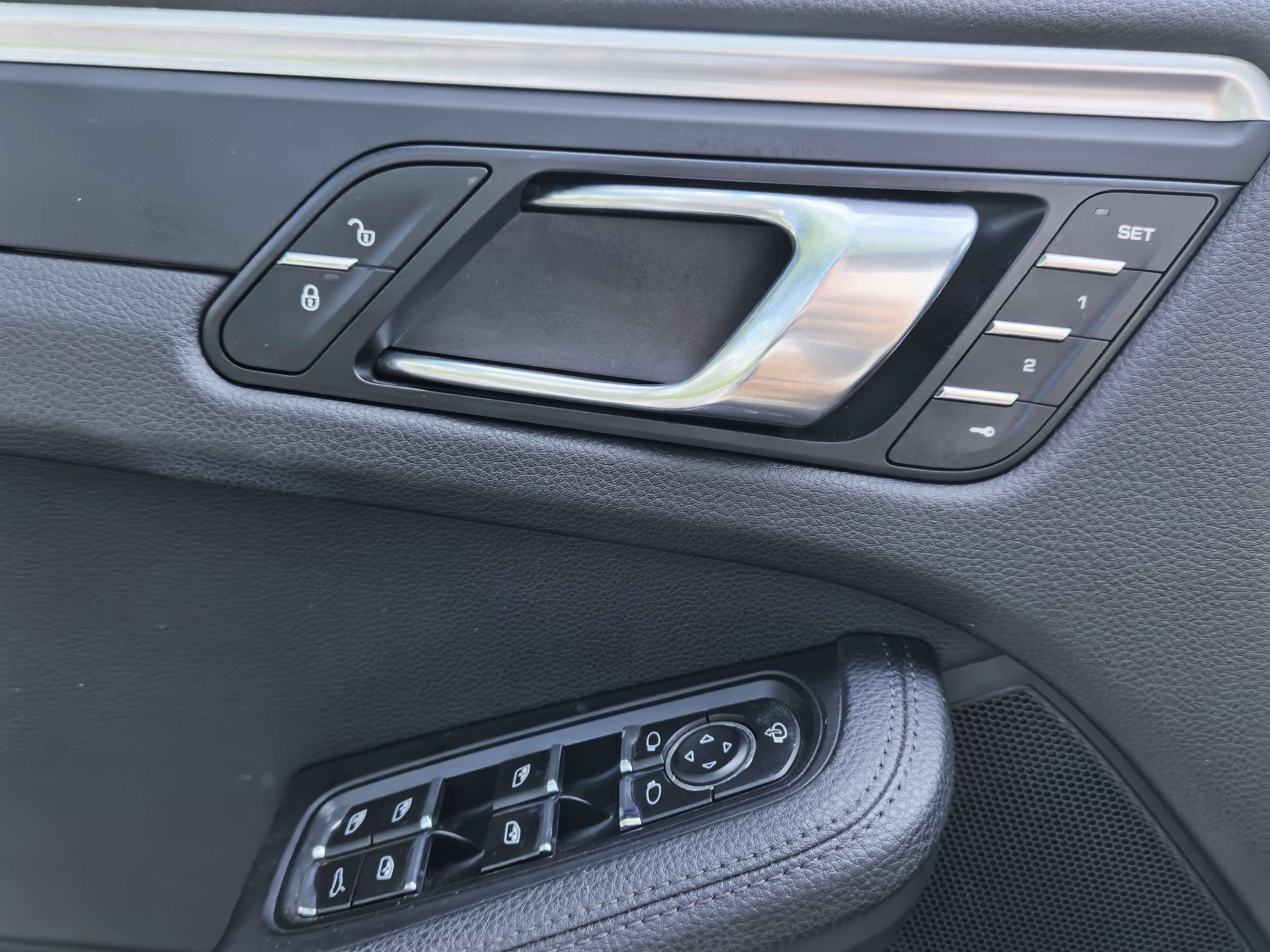 Porsche Macan 2017 thumb 11