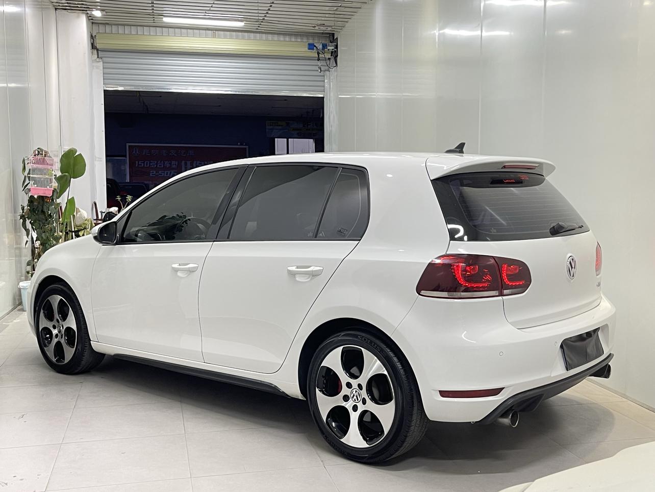Volkswagen Golf GTI 2012 thumb 2