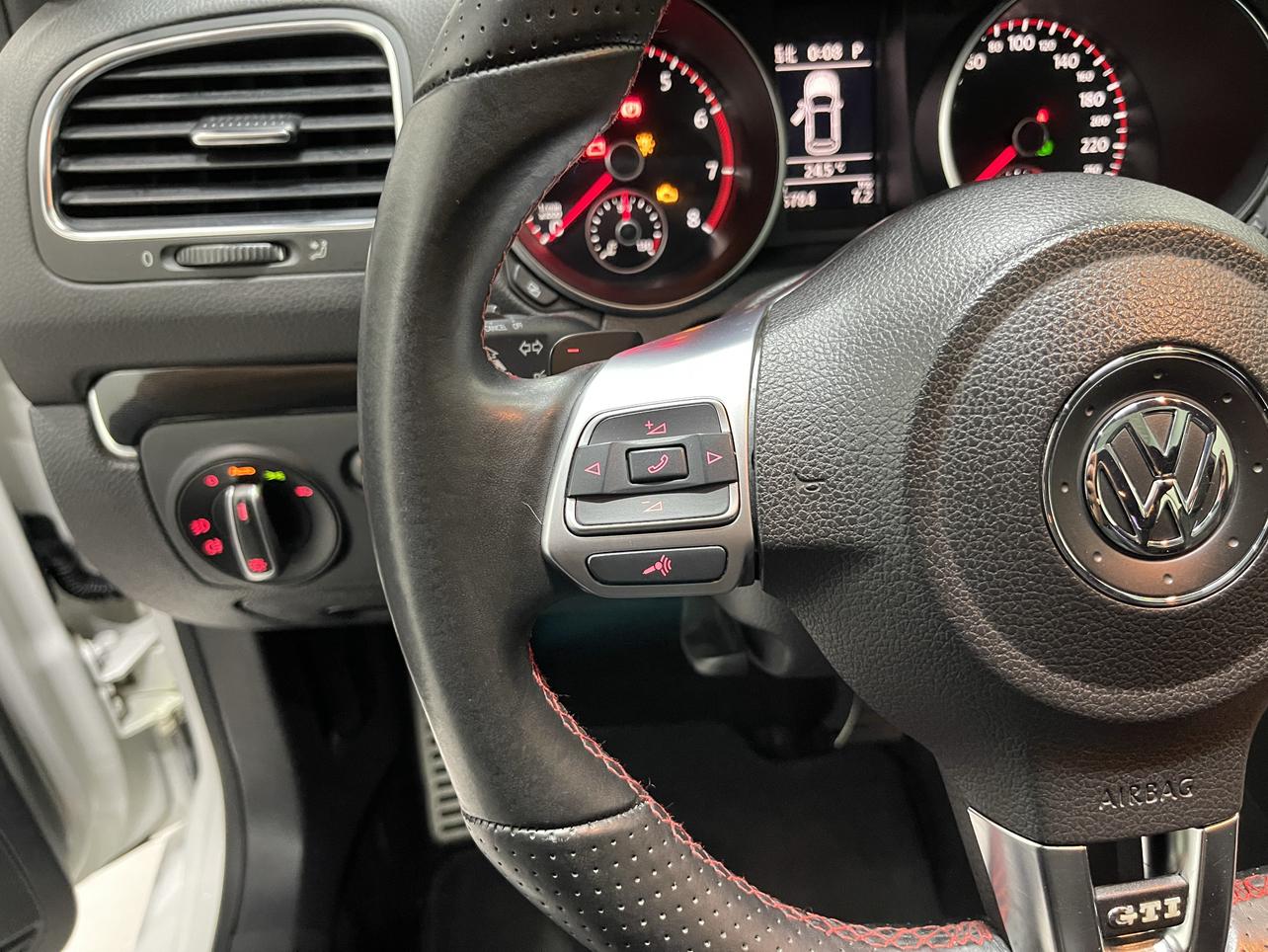 Volkswagen Golf GTI 2012 thumb 11