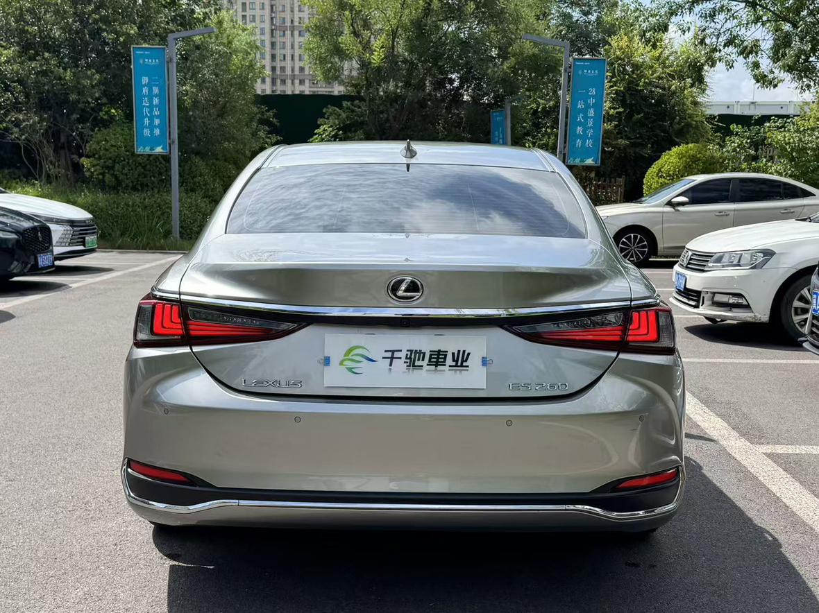 Lexus ES 2023 thumb 2