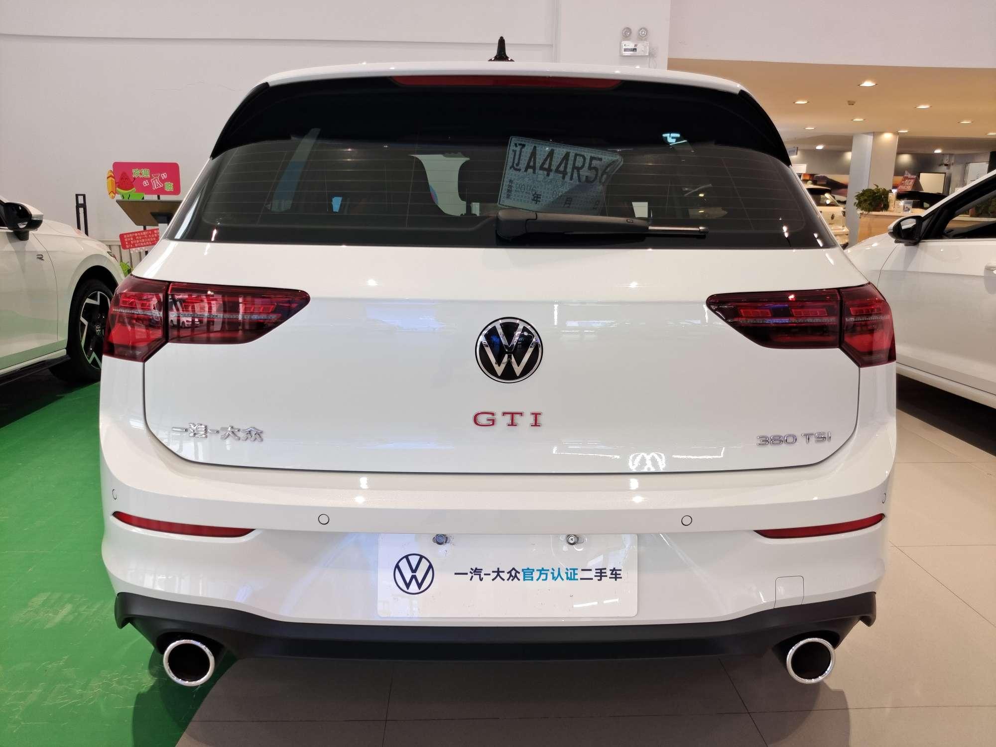 Volkswagen Golf GTI 2023 thumb 2