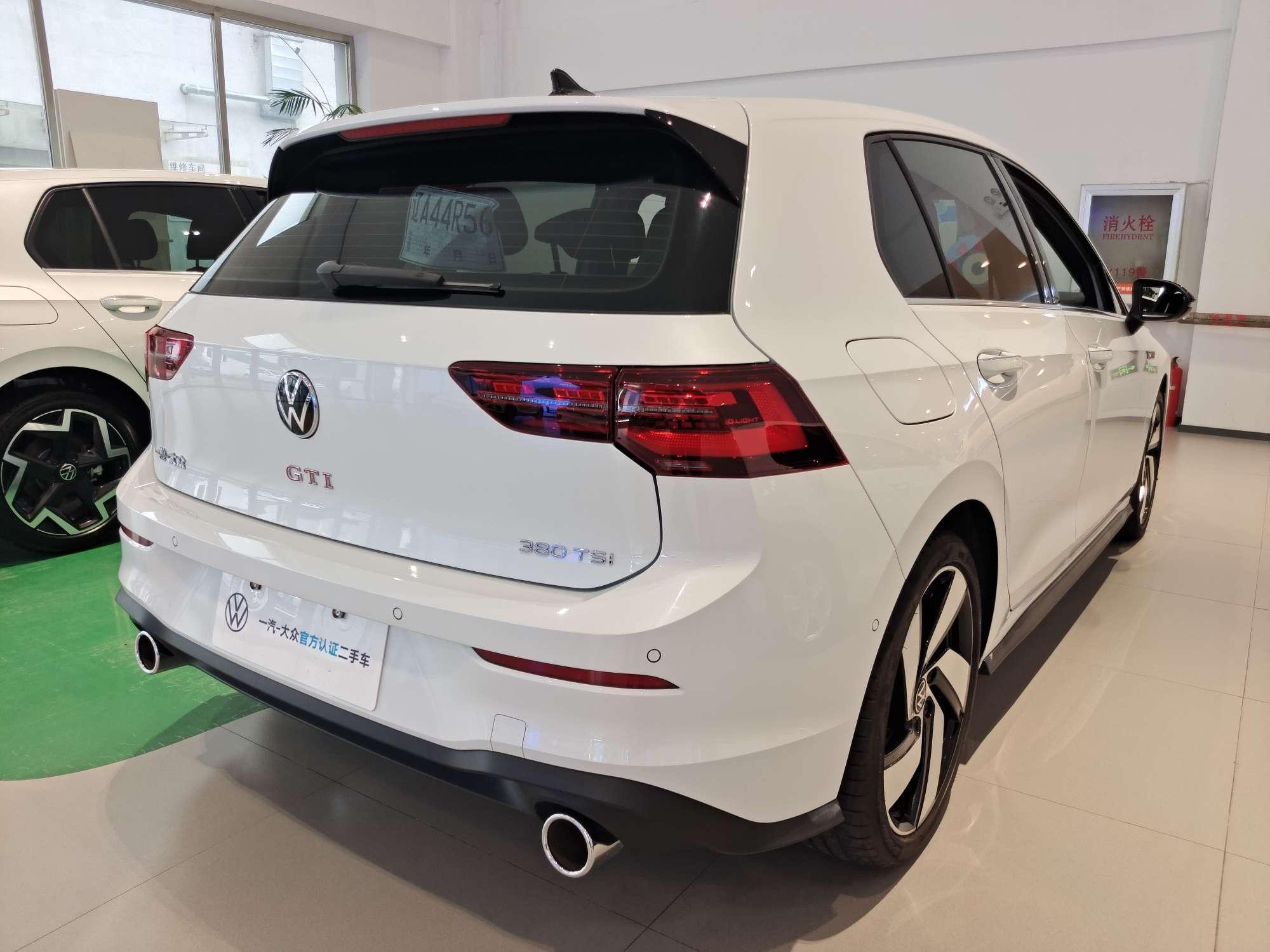 Volkswagen Golf GTI 2023 thumb 3
