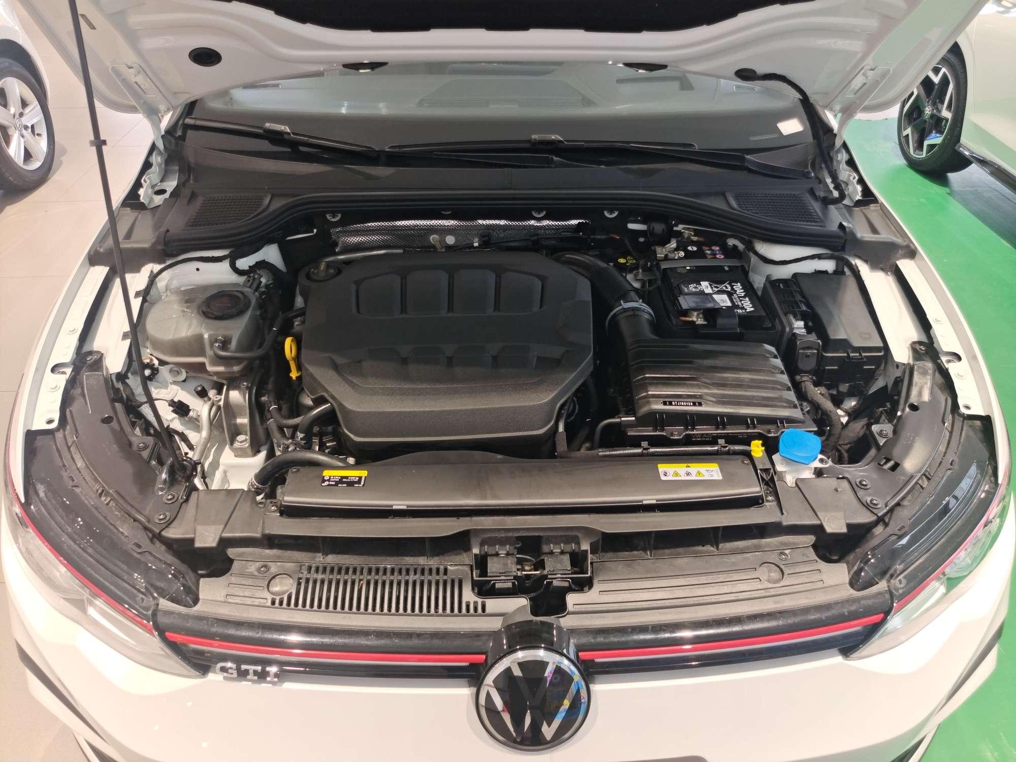 Volkswagen Golf GTI 2023 thumb 4