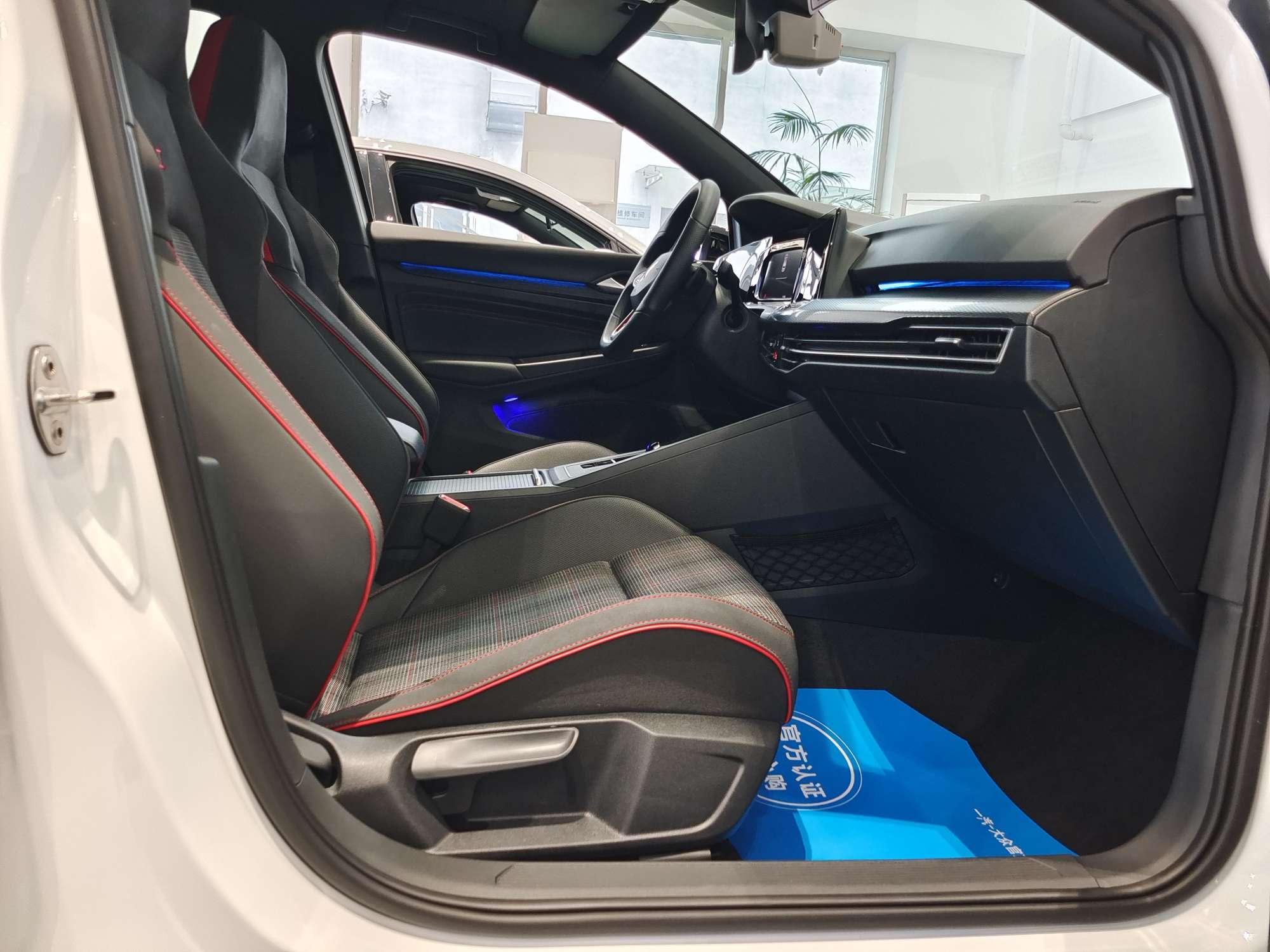 Volkswagen Golf GTI 2023 thumb 5