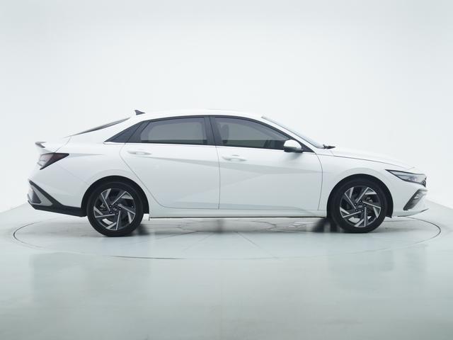 Hyundai Elantra 2023 thumb 6