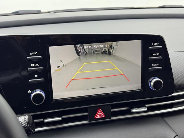 Hyundai Elantra 2023 thumb 8