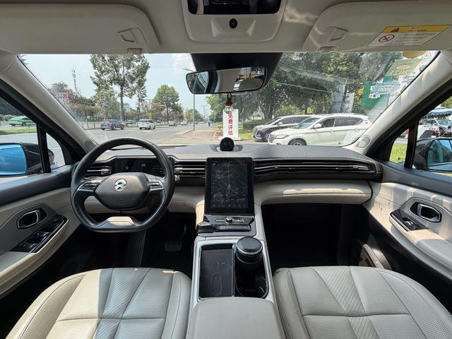 Nio ES8 2018 thumb 5