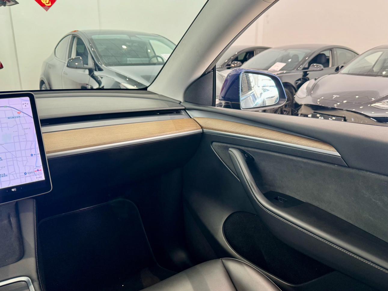 Tesla Model Y 2021 thumb 6