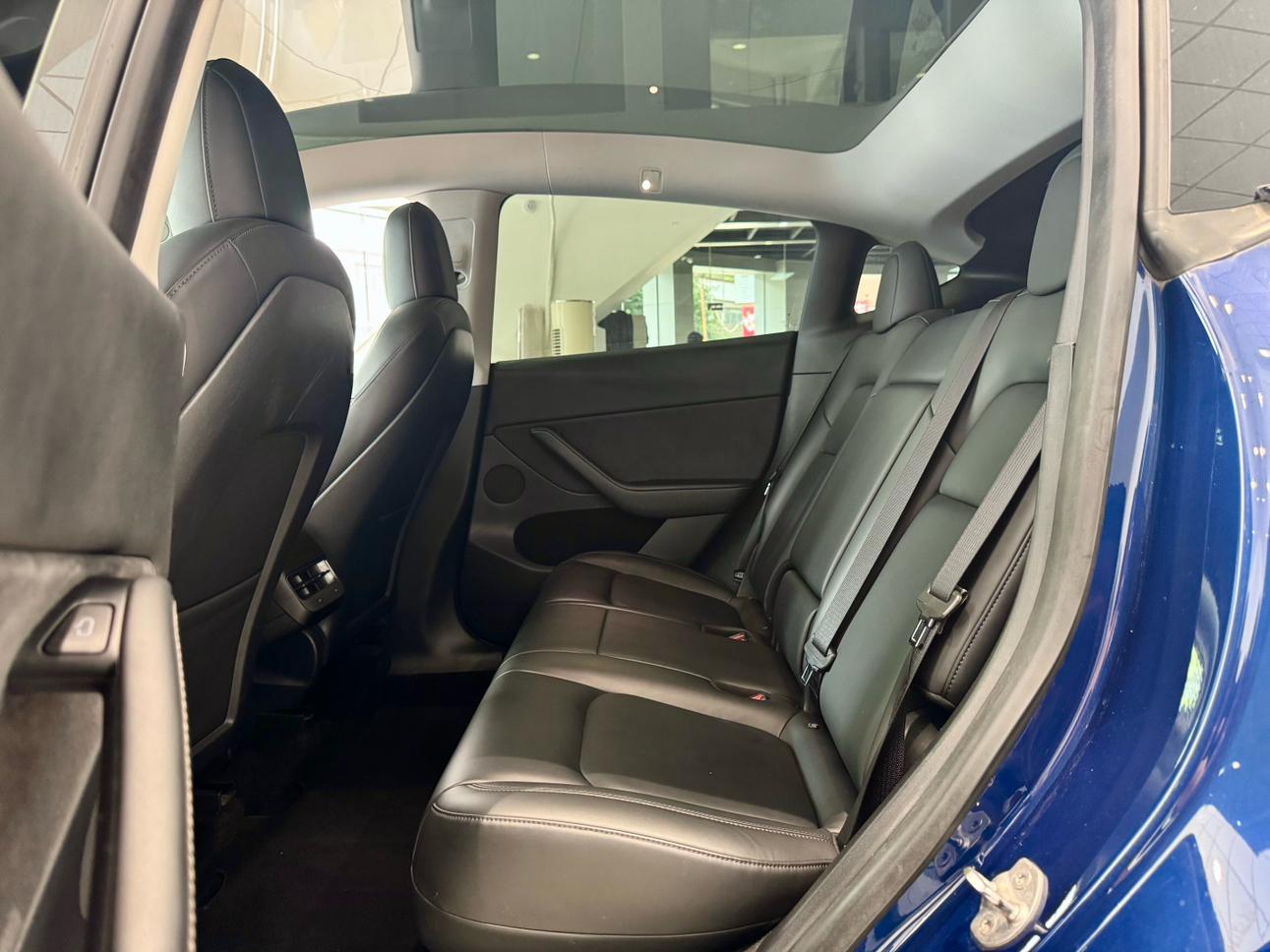 Tesla Model Y 2021 thumb 12