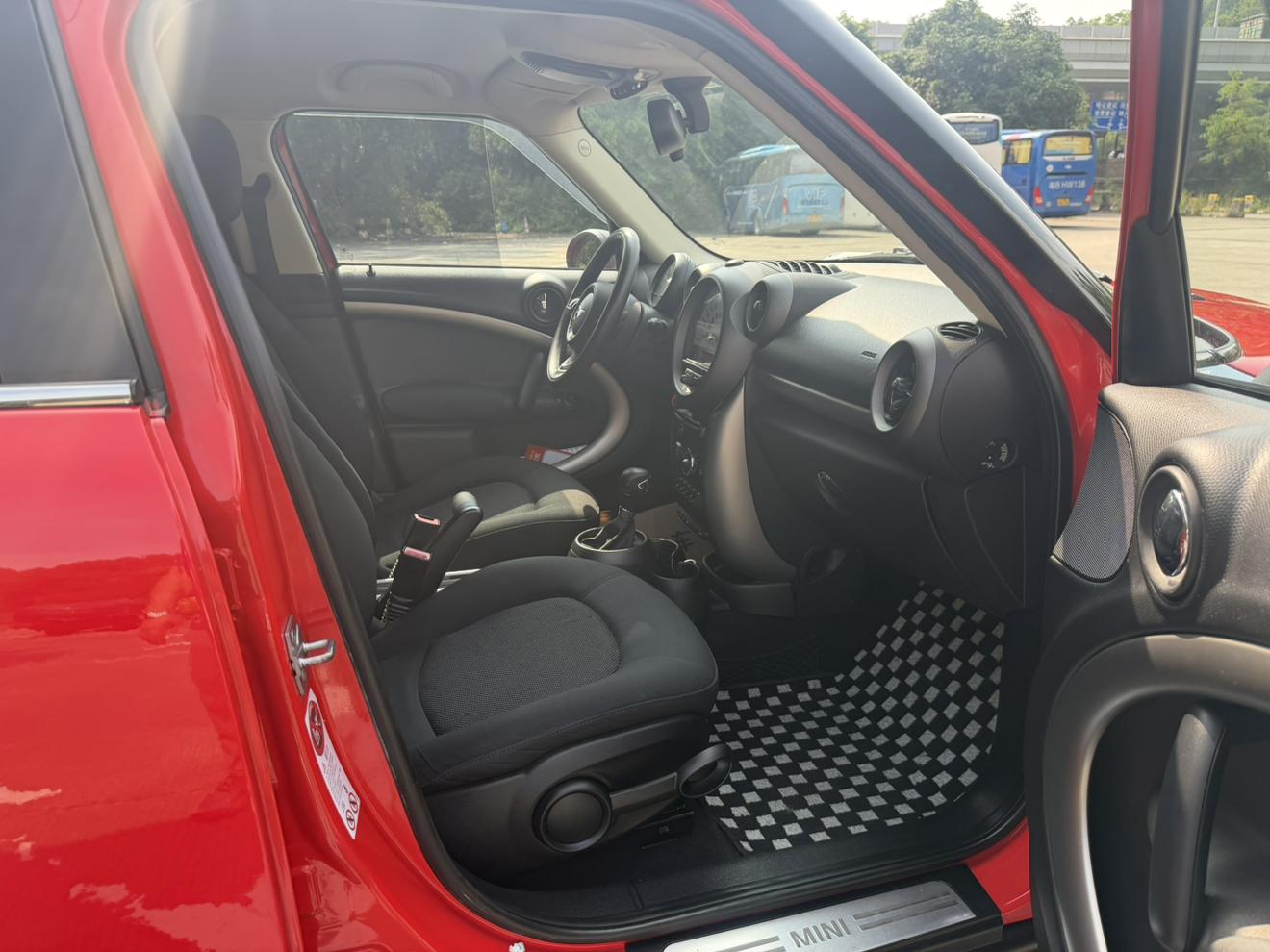 Mini Countryman 2011 thumb 10