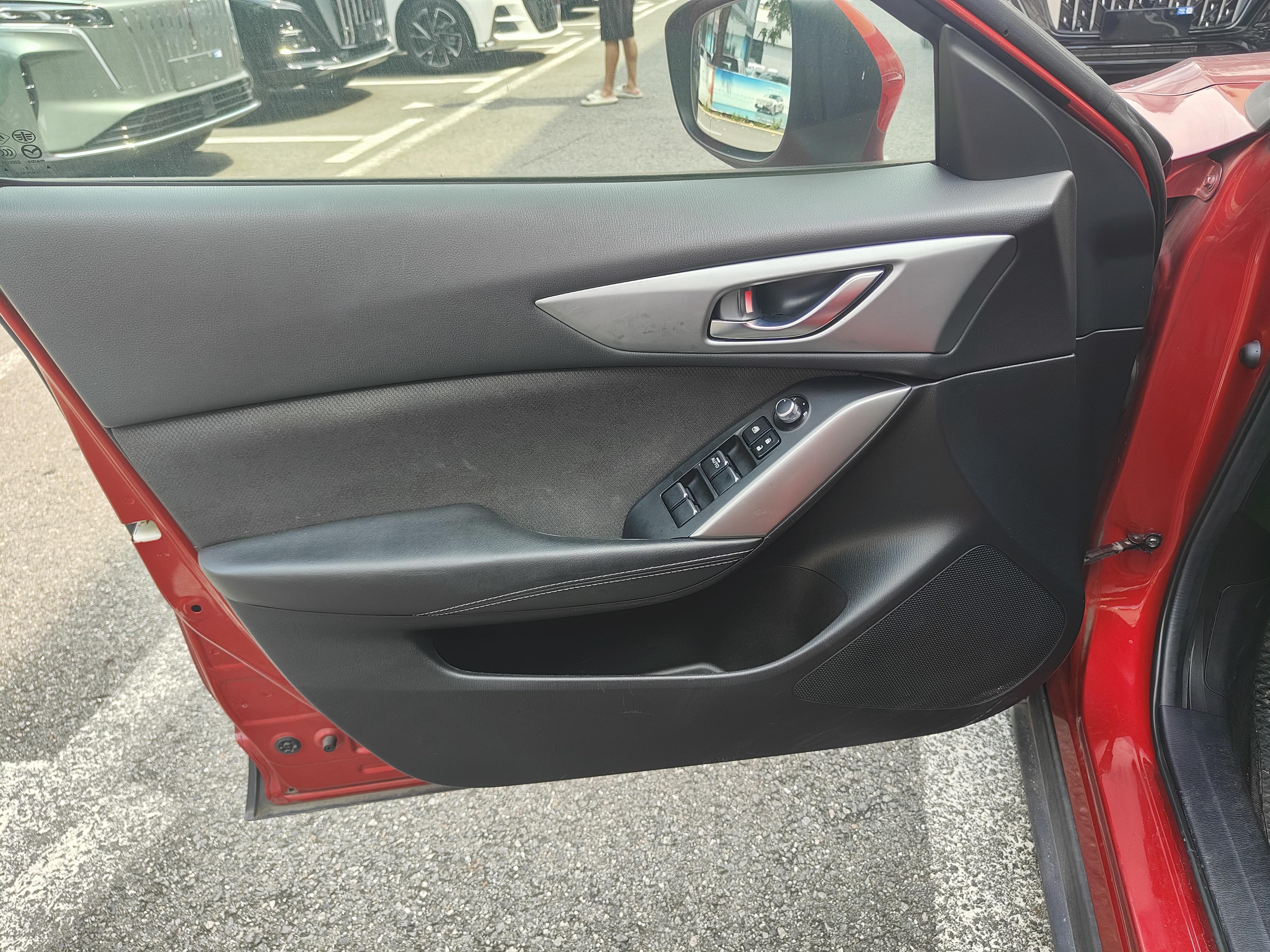 Mazda CX-4 2018 thumb 9