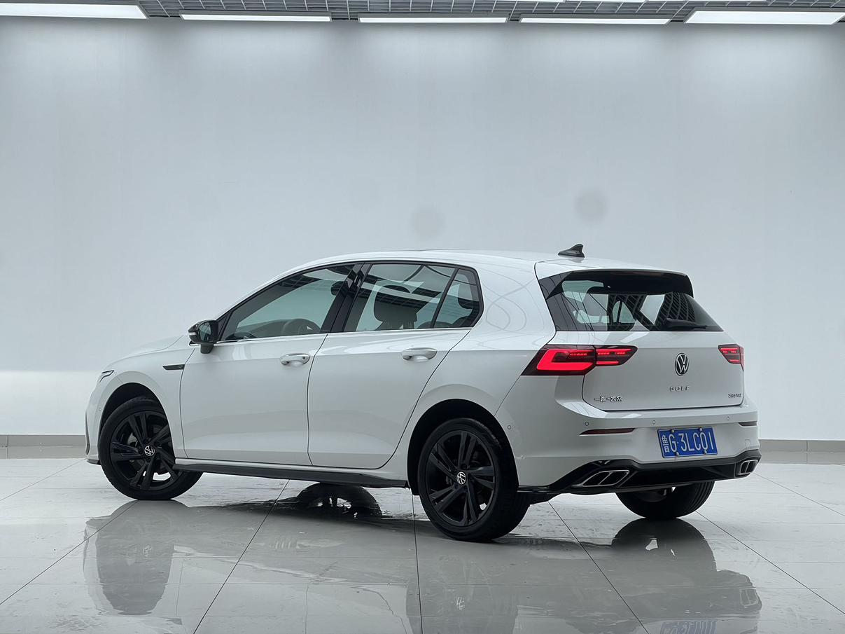 Volkswagen Golf Sportsvan 2023 thumb 2