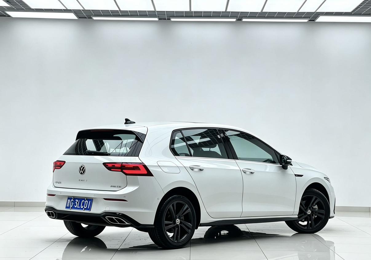 Volkswagen Golf Sportsvan 2023 thumb 4