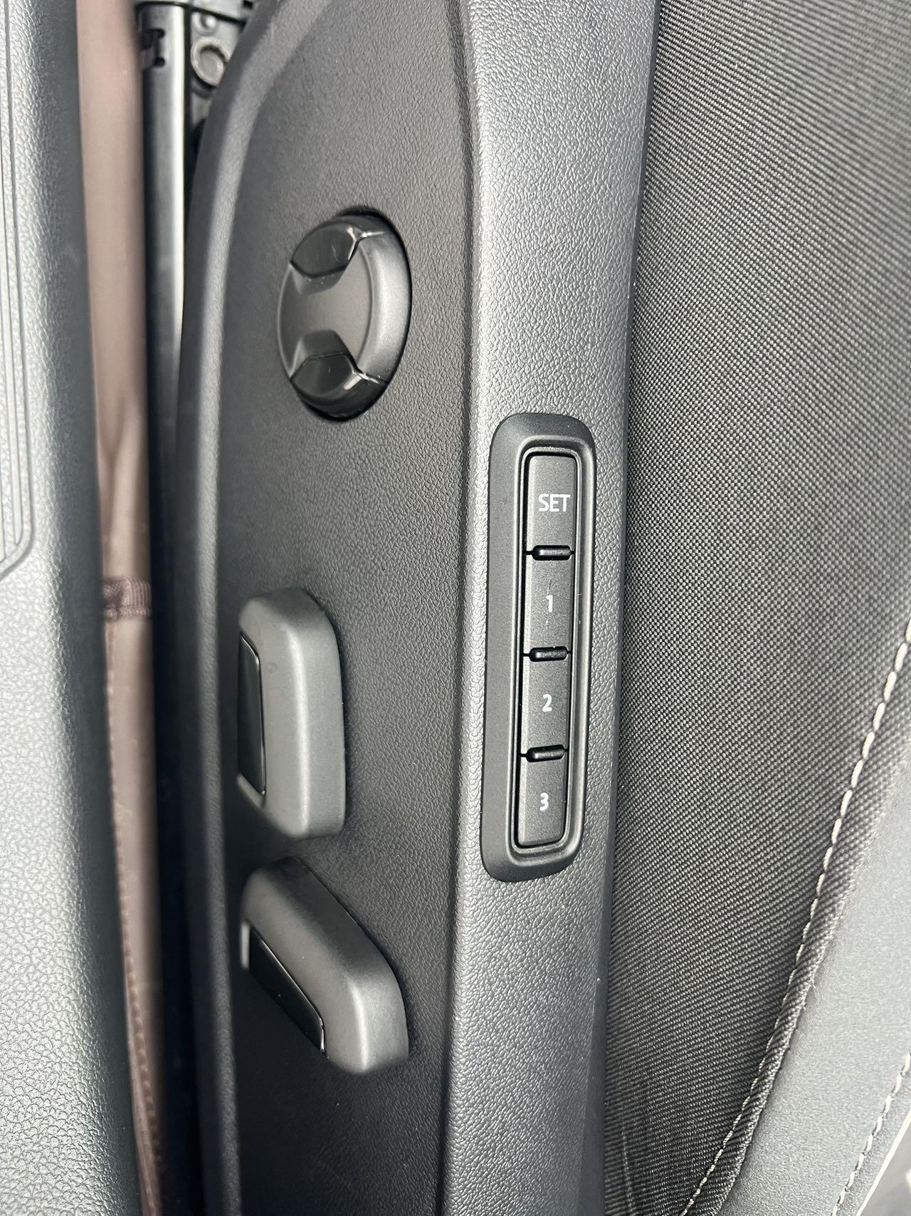 Volkswagen Golf Sportsvan 2023 thumb 6