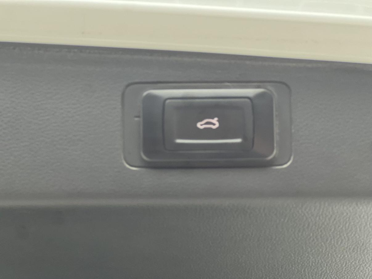 Volkswagen Golf Sportsvan 2023 thumb 7