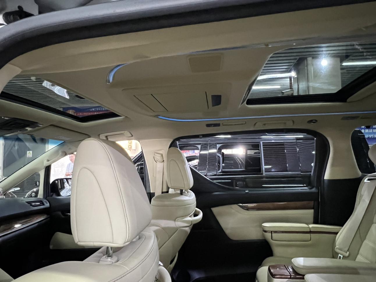 Toyota Alphard 2015 thumb 4