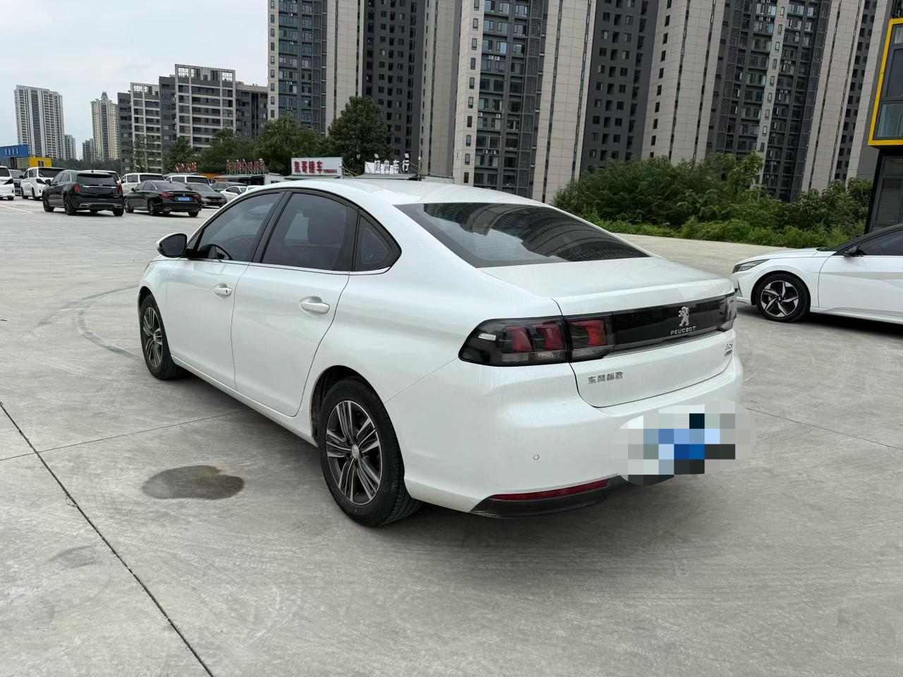 Peugeot 308 2019 thumb 2