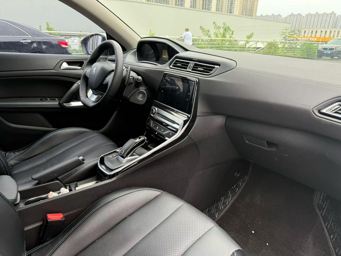 Peugeot 308 2019 thumb 5