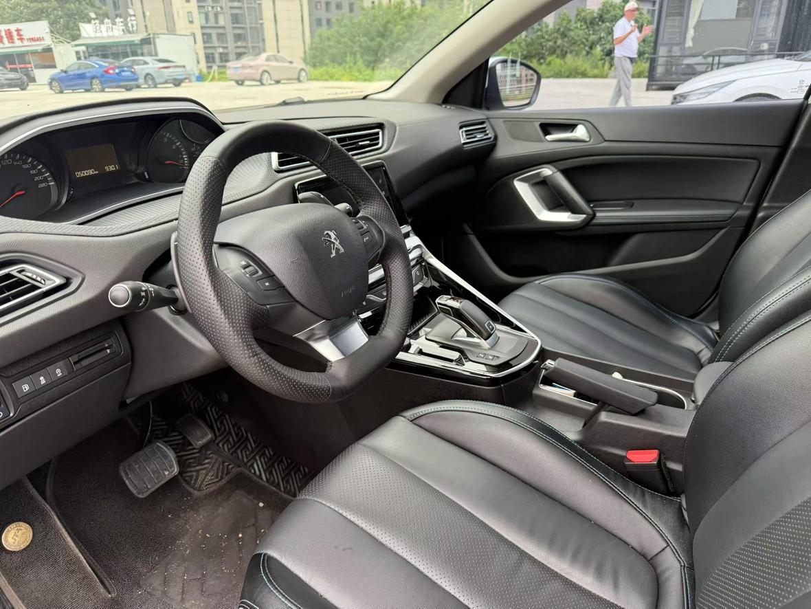 Peugeot 308 2019 thumb 6