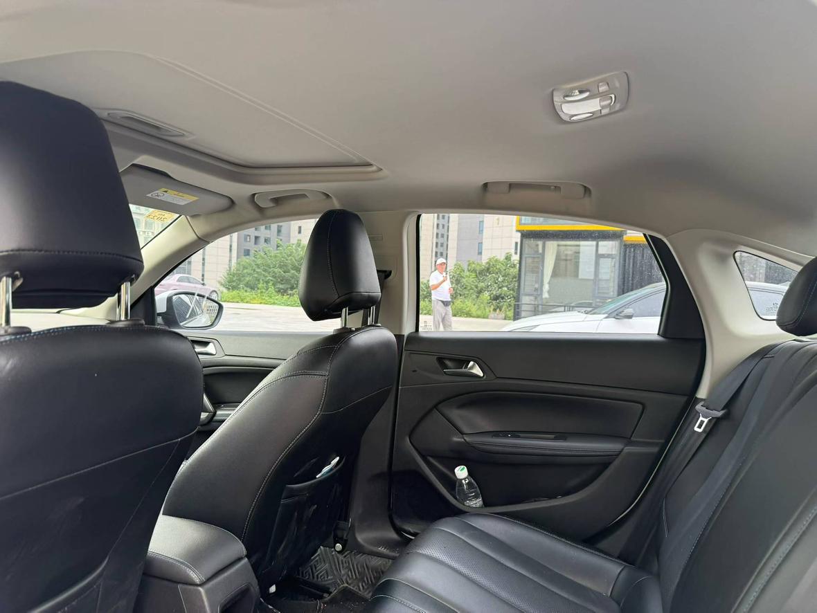 Peugeot 308 2019 thumb 7