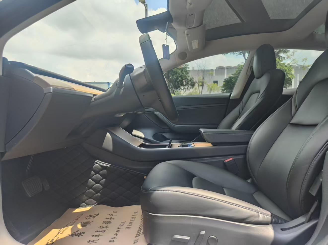 Tesla Model 3 2020 thumb 7
