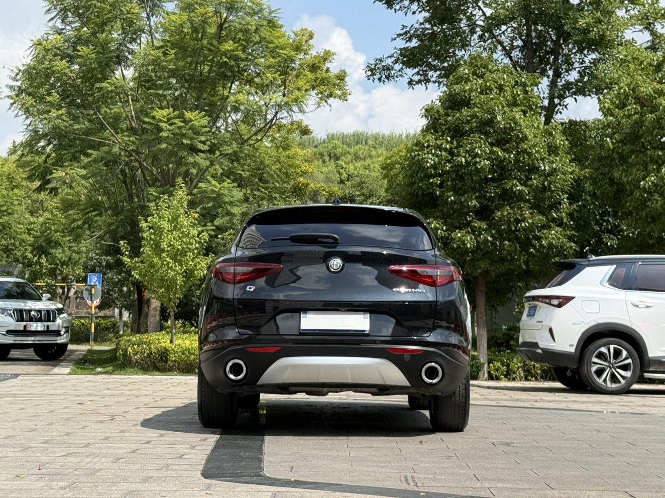 Alfa Romeo Stelvio 2017 thumb 4