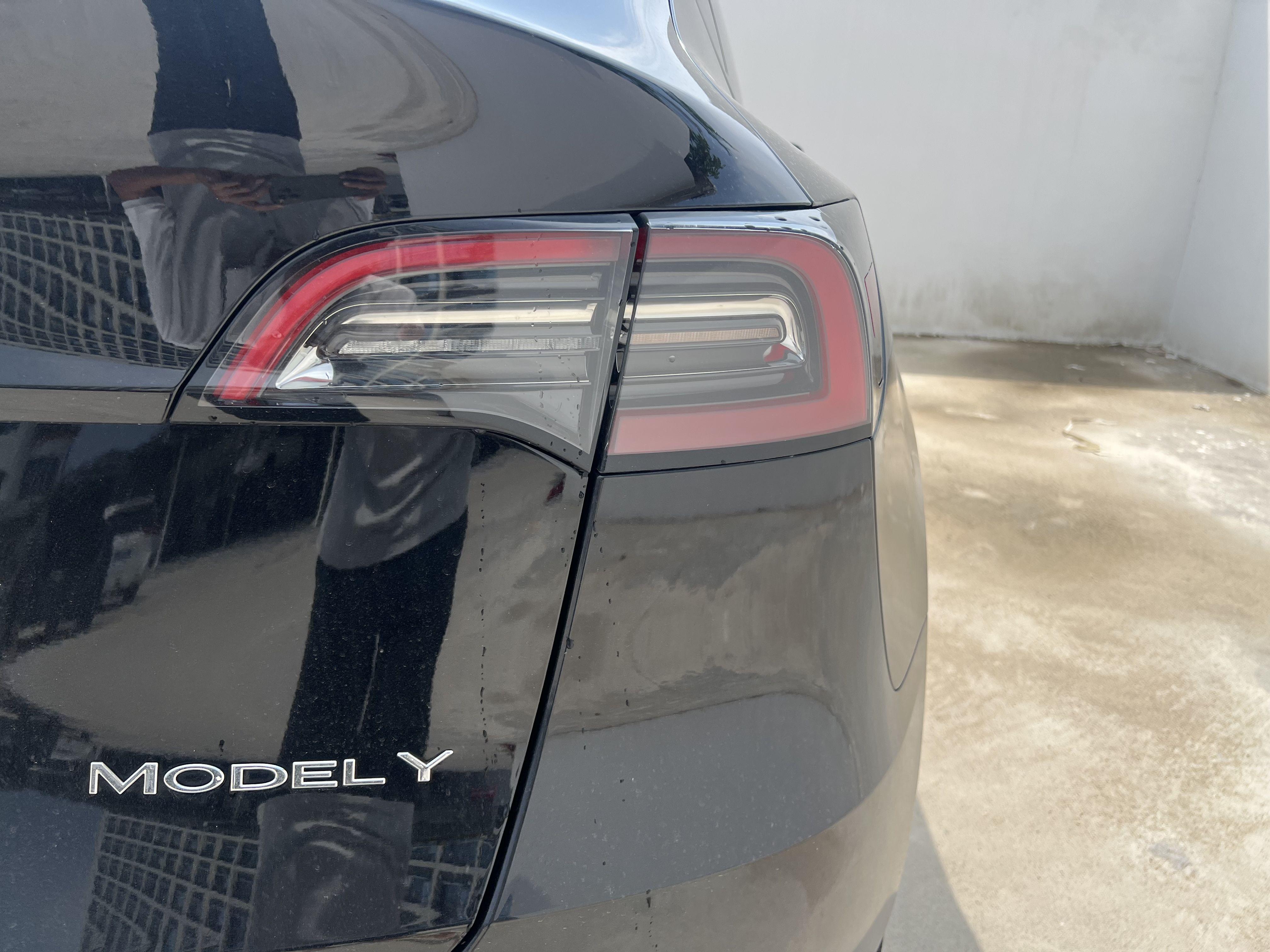 Tesla Model Y 2022 thumb 6