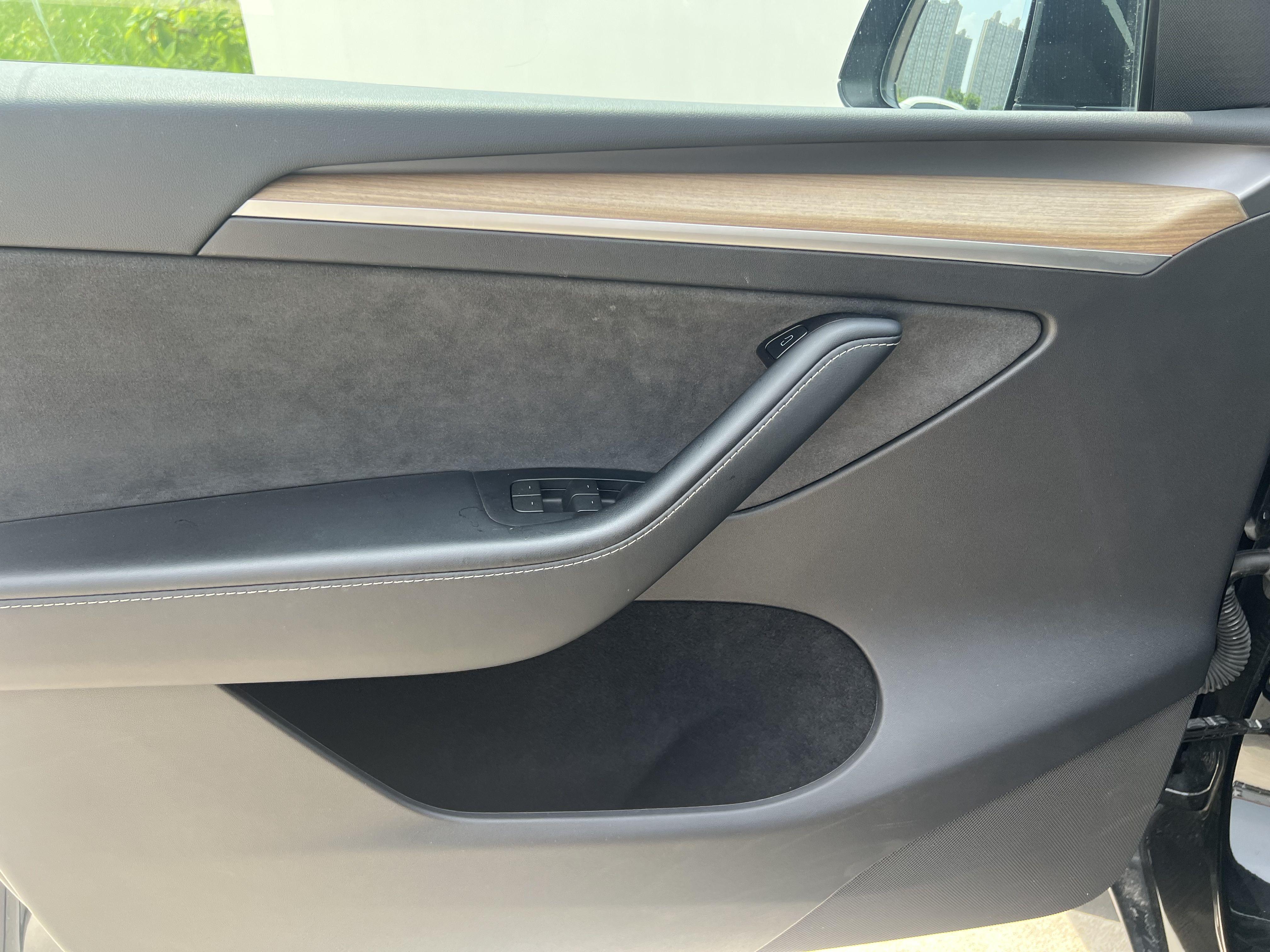 Tesla Model Y 2022 thumb 7