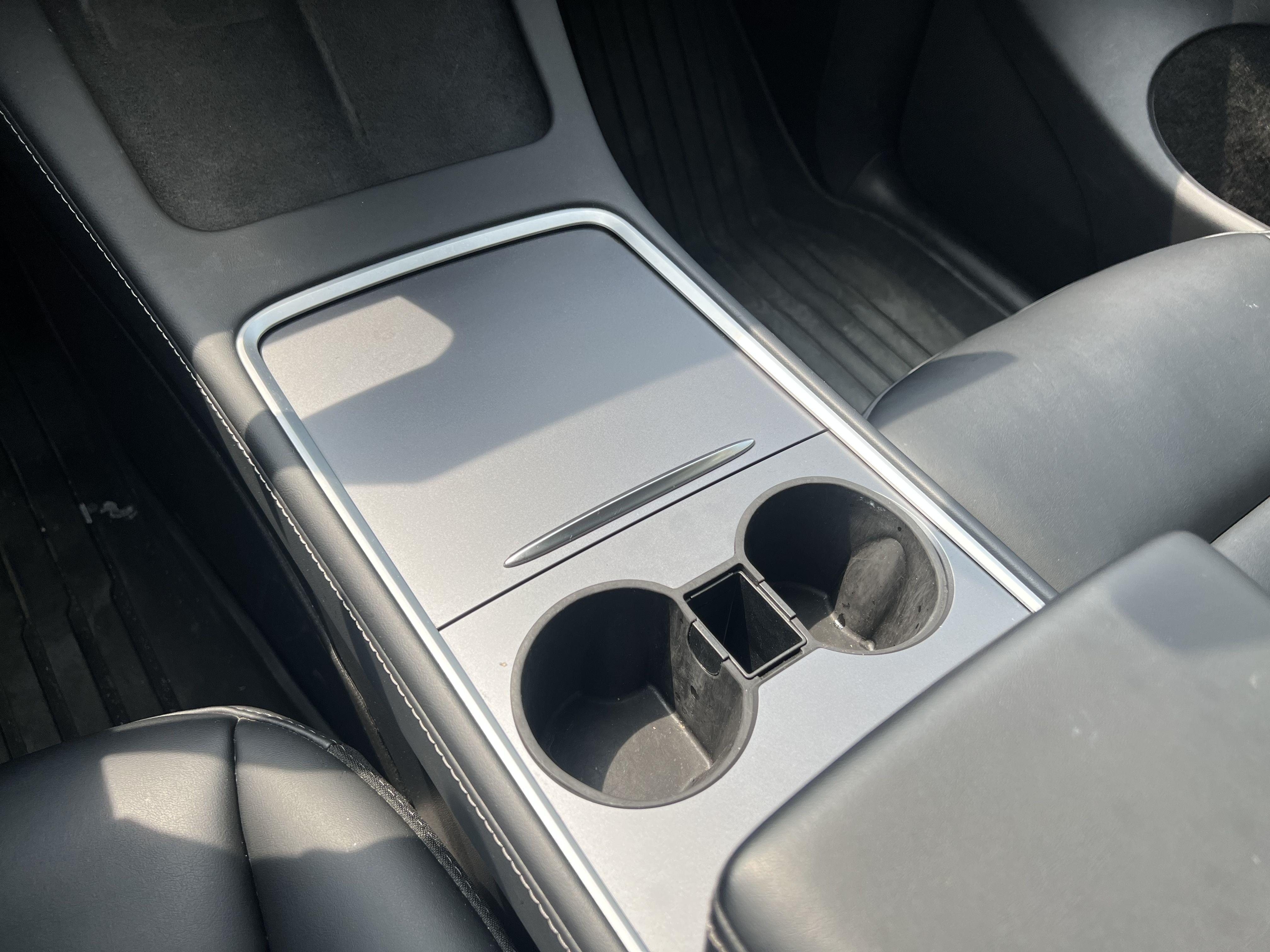 Tesla Model Y 2022 thumb 8