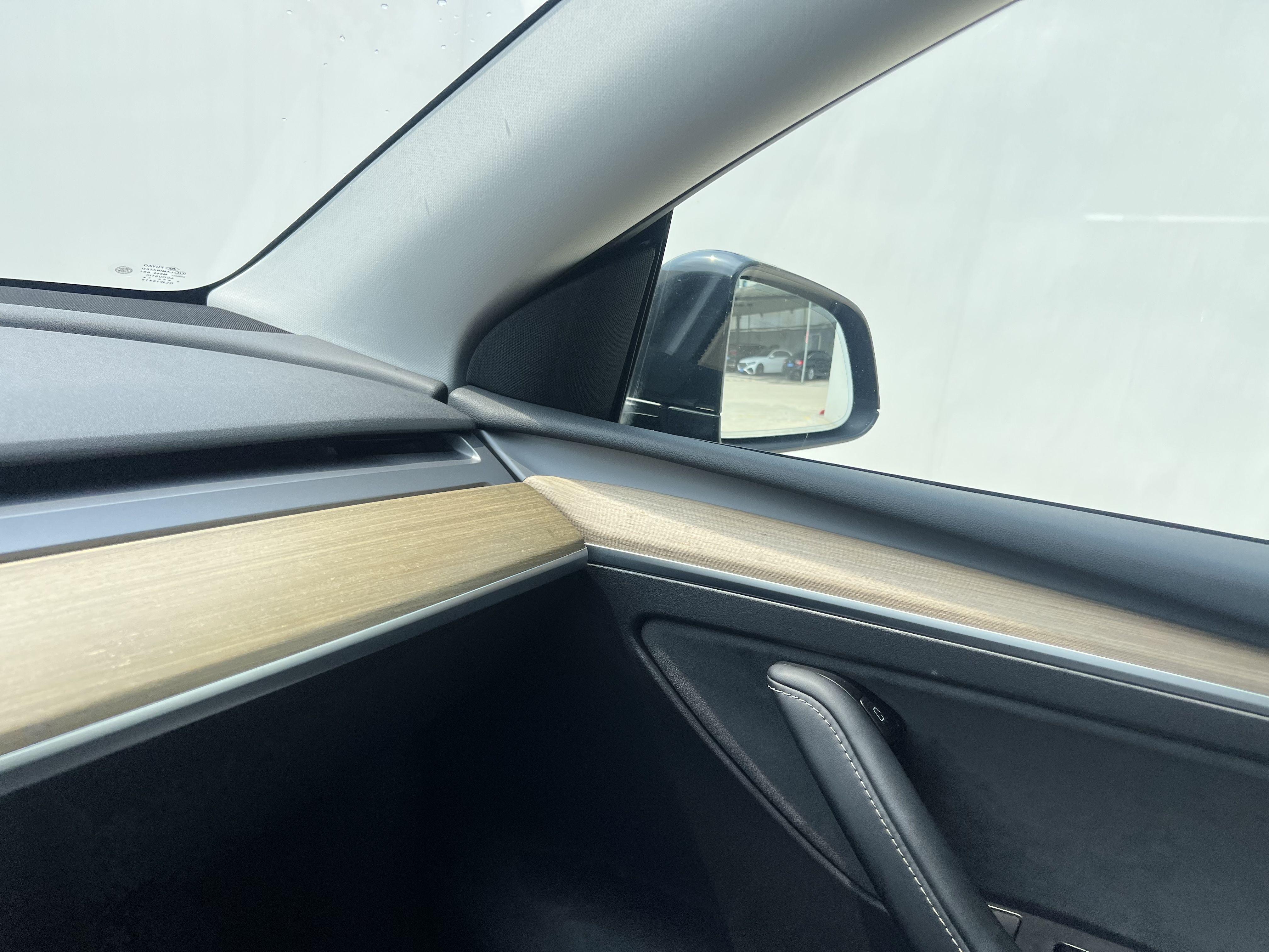 Tesla Model Y 2022 thumb 9