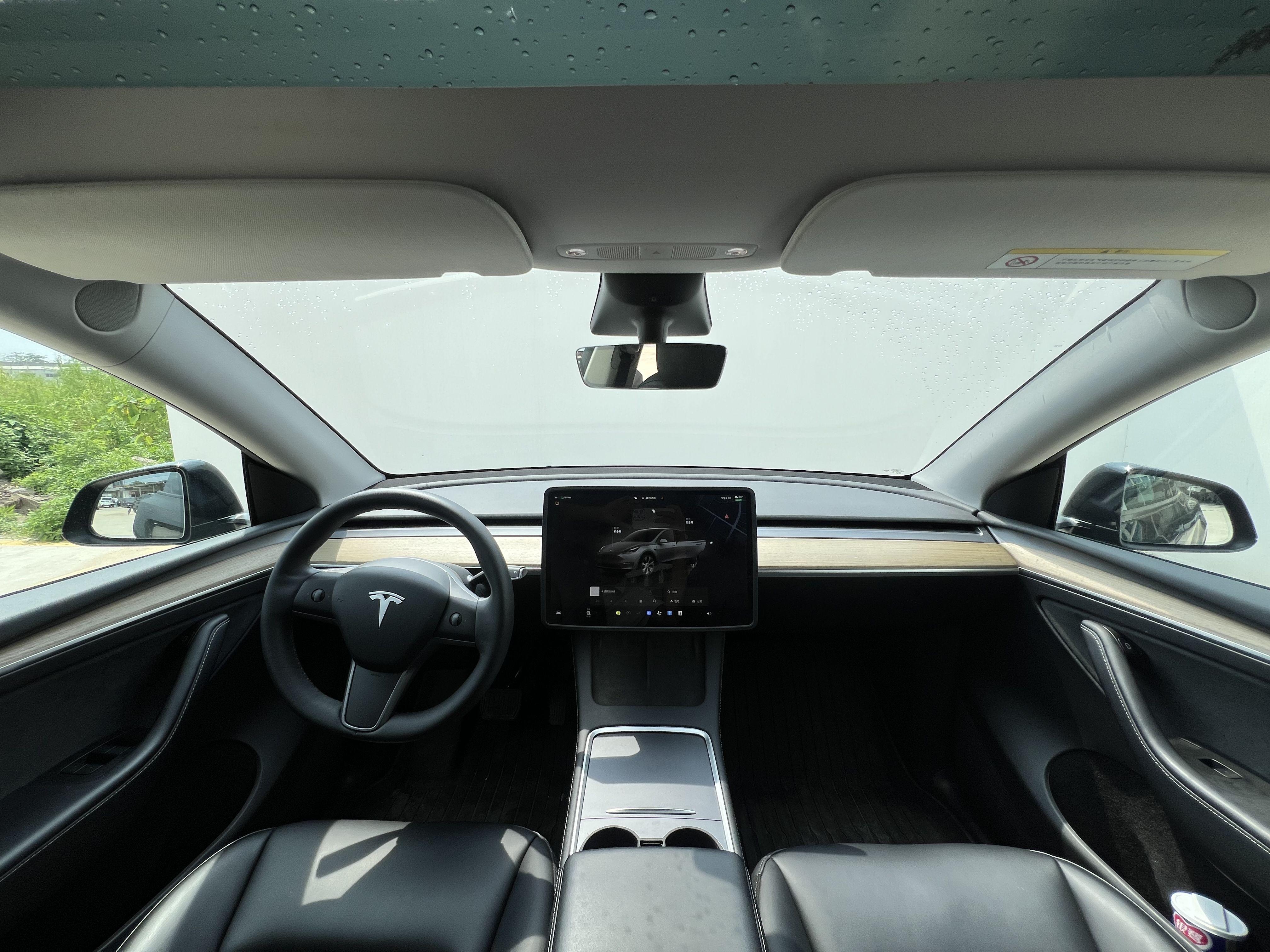 Tesla Model Y 2022 thumb 10
