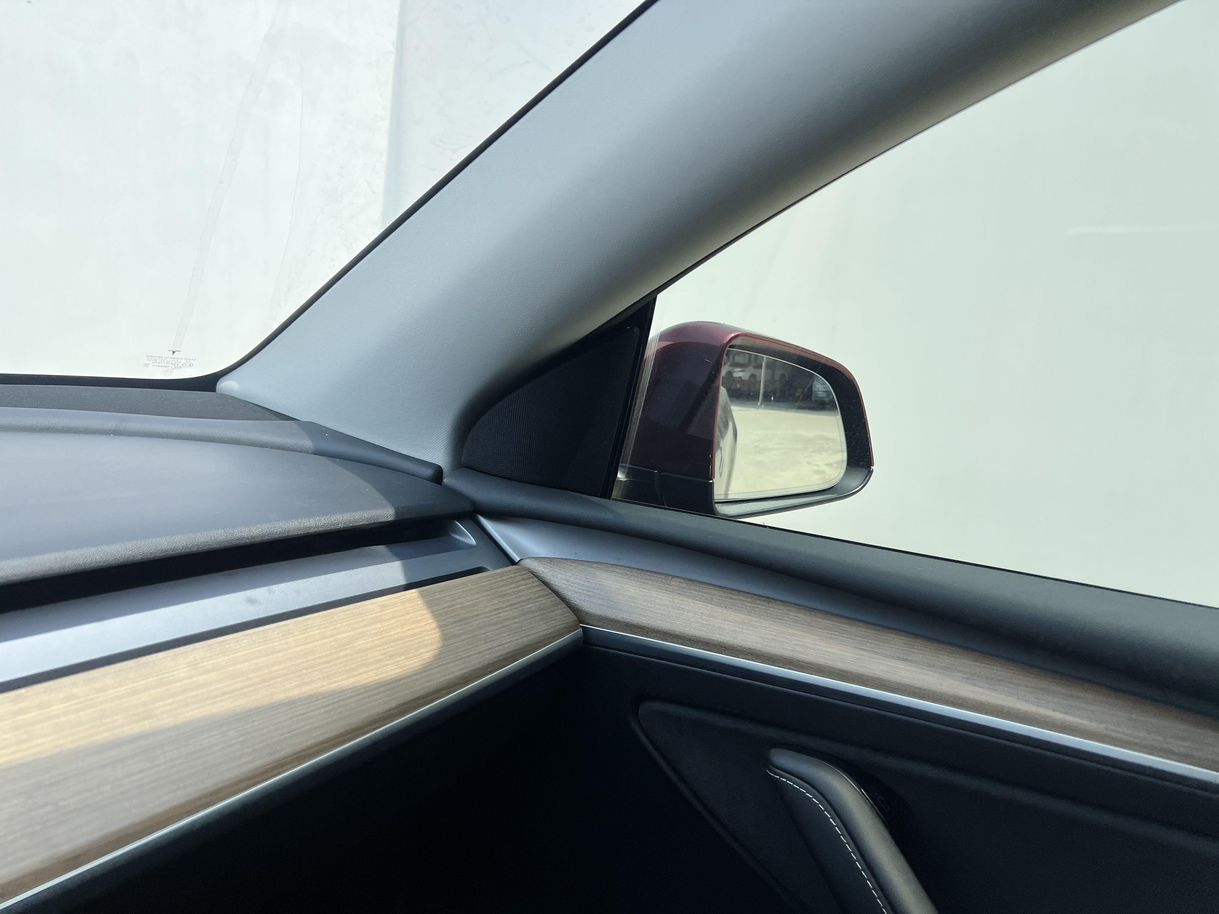 Tesla Model Y 2021 thumb 8