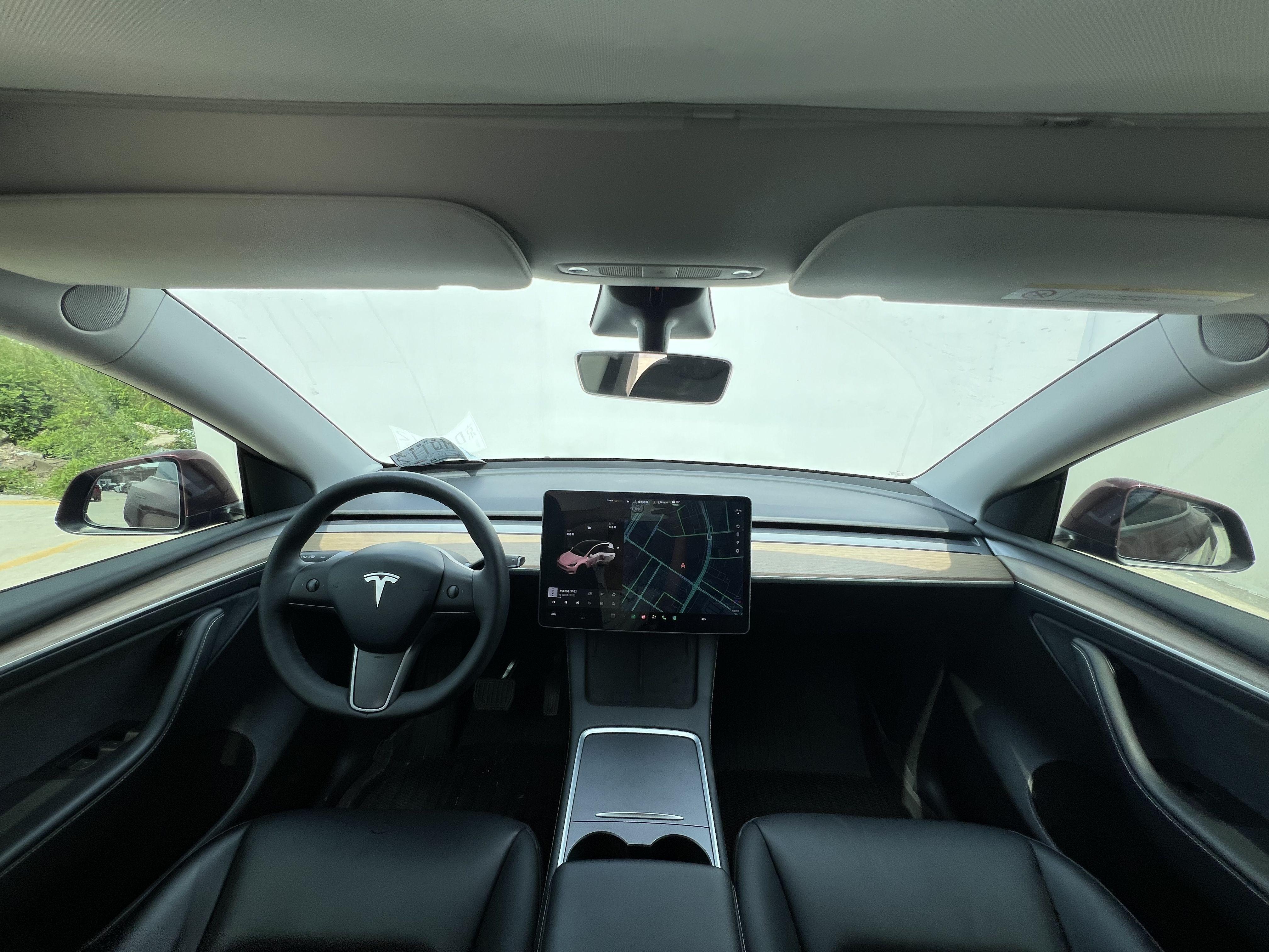 Tesla Model Y 2021 thumb 12