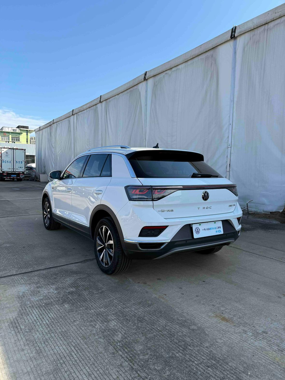 Volkswagen T-Roc 2023 thumb 3