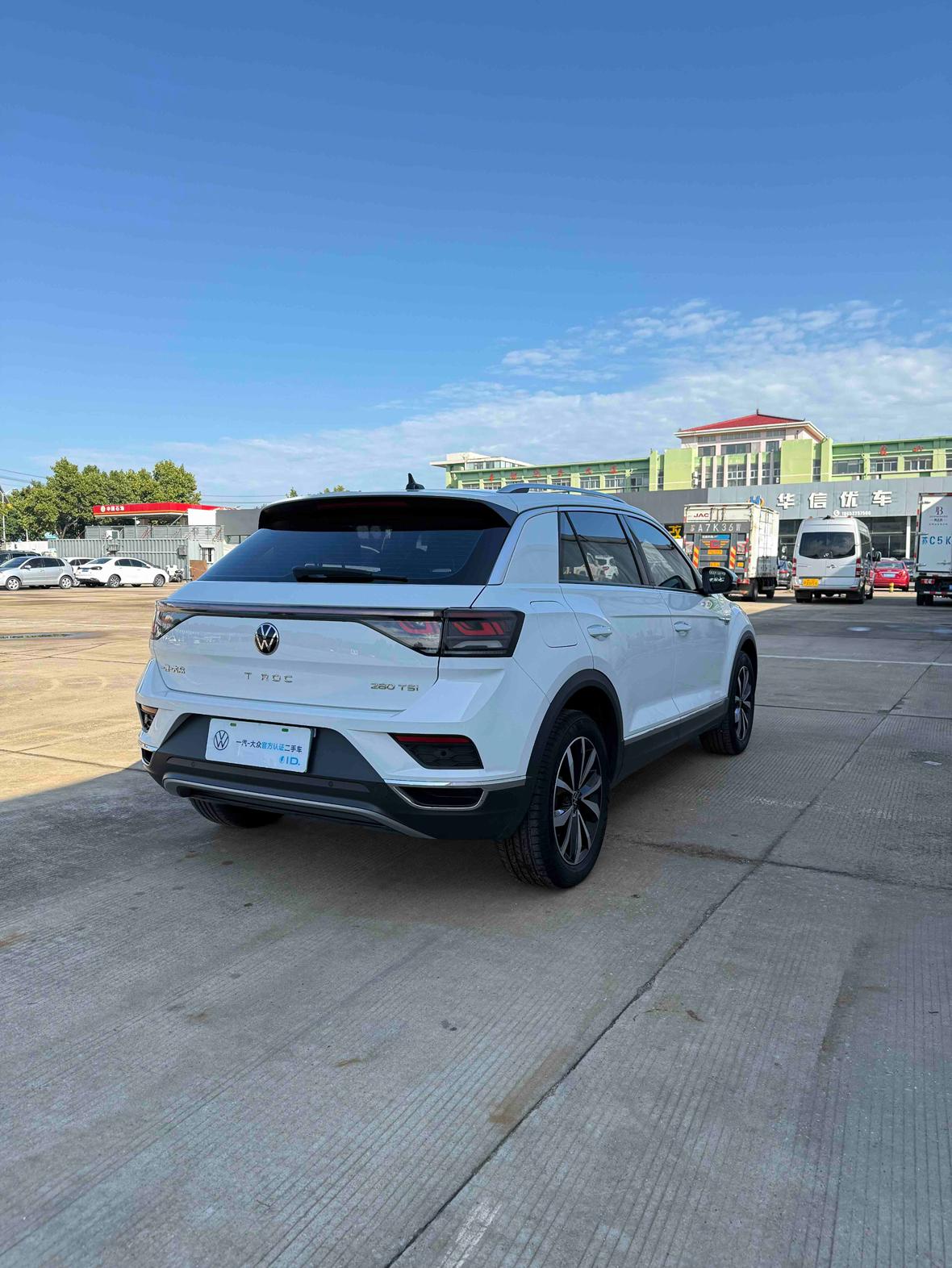 Volkswagen T-Roc 2023 thumb 5
