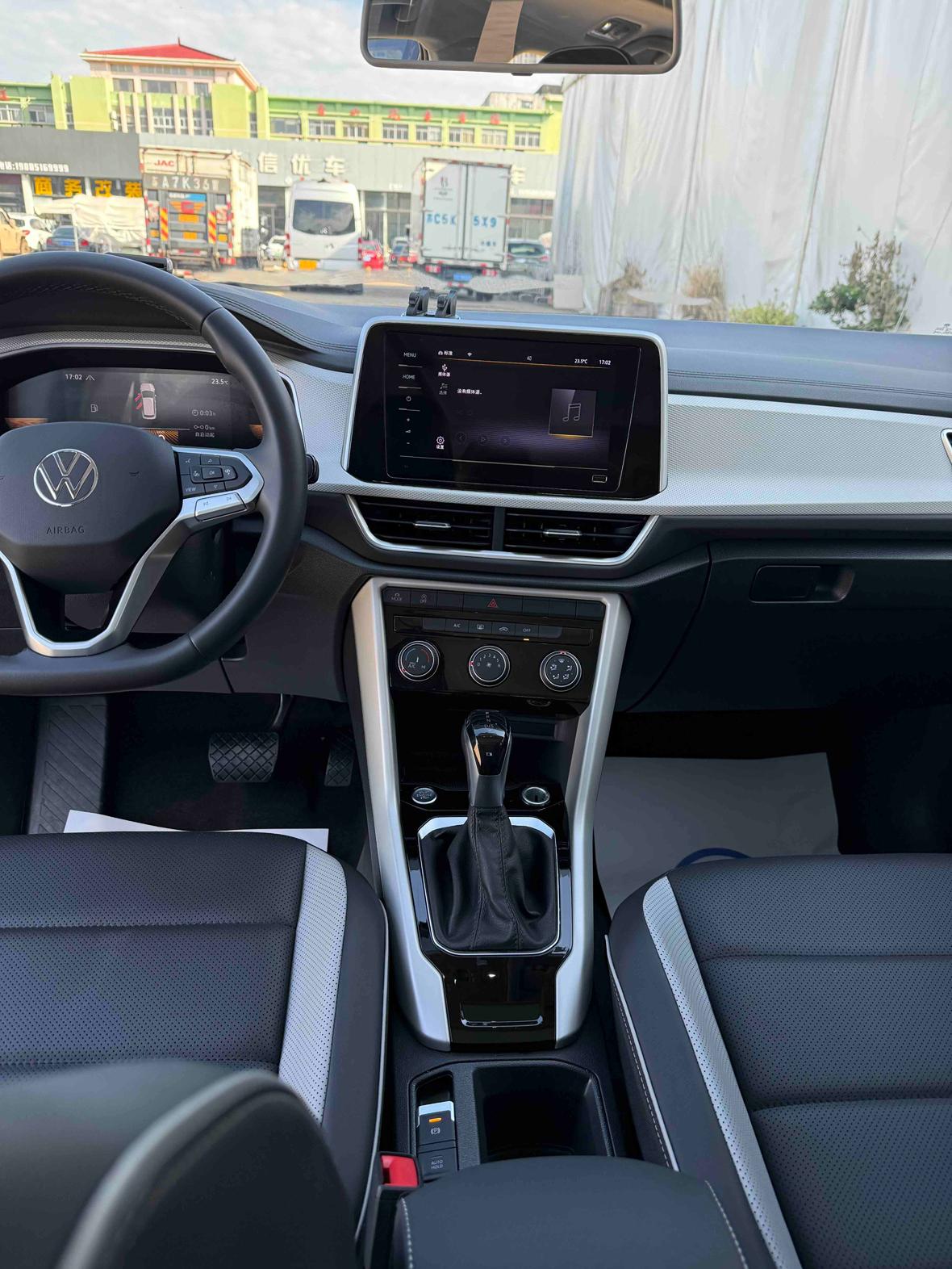 Volkswagen T-Roc 2023 thumb 6