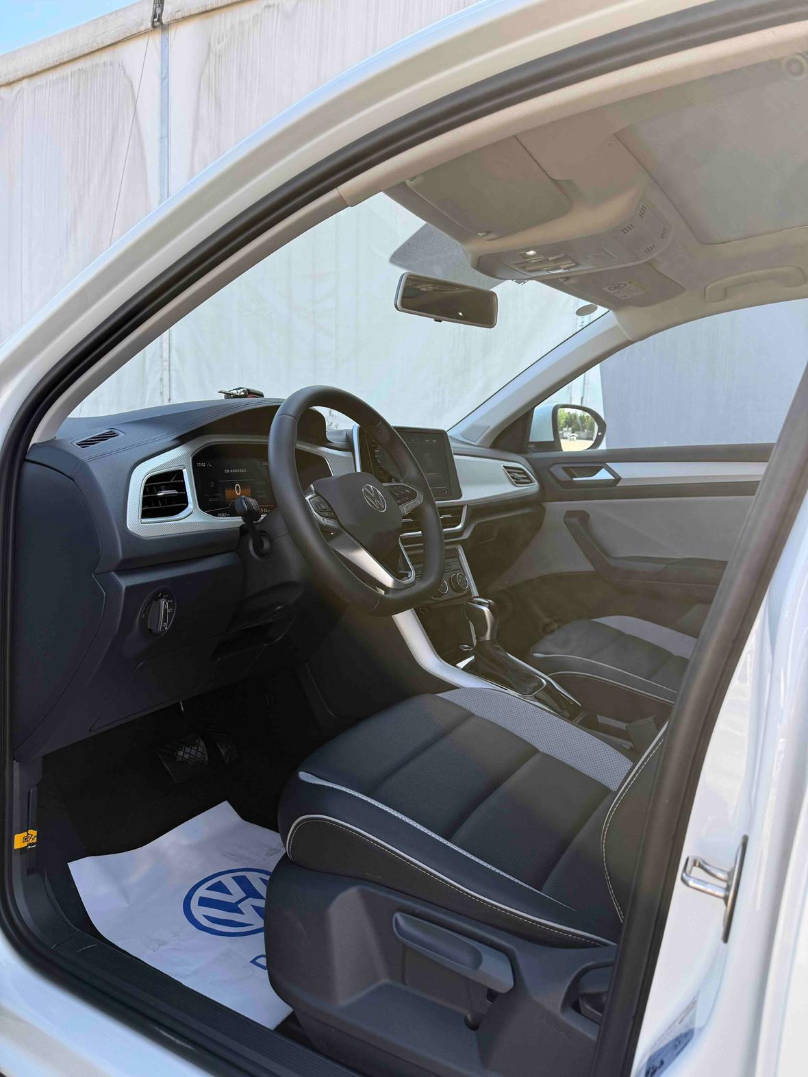 Volkswagen T-Roc 2023 thumb 10