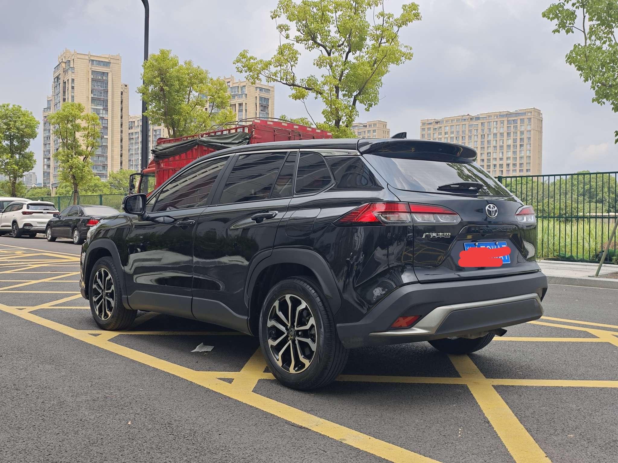 Toyota Frontlander 2023 thumb 2