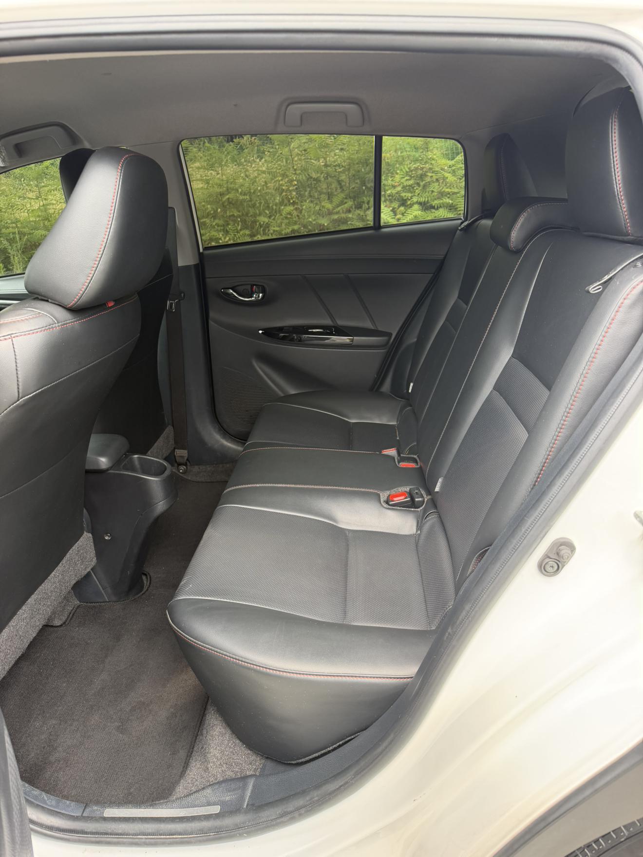 Toyota Yaris 2022 thumb 8