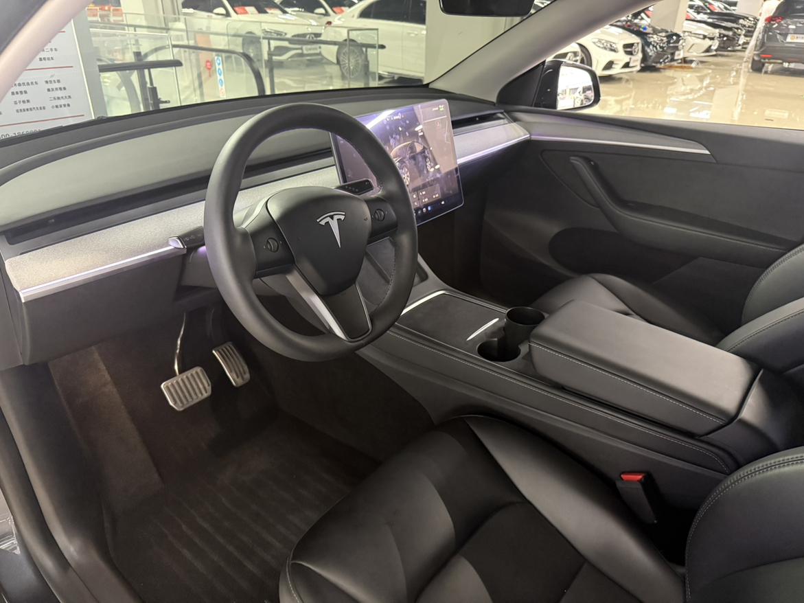 Tesla Model Y 2024 thumb 7