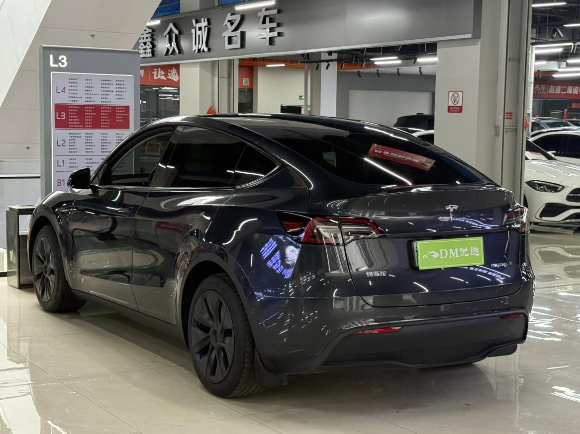 Tesla Model Y 2024 thumb 12