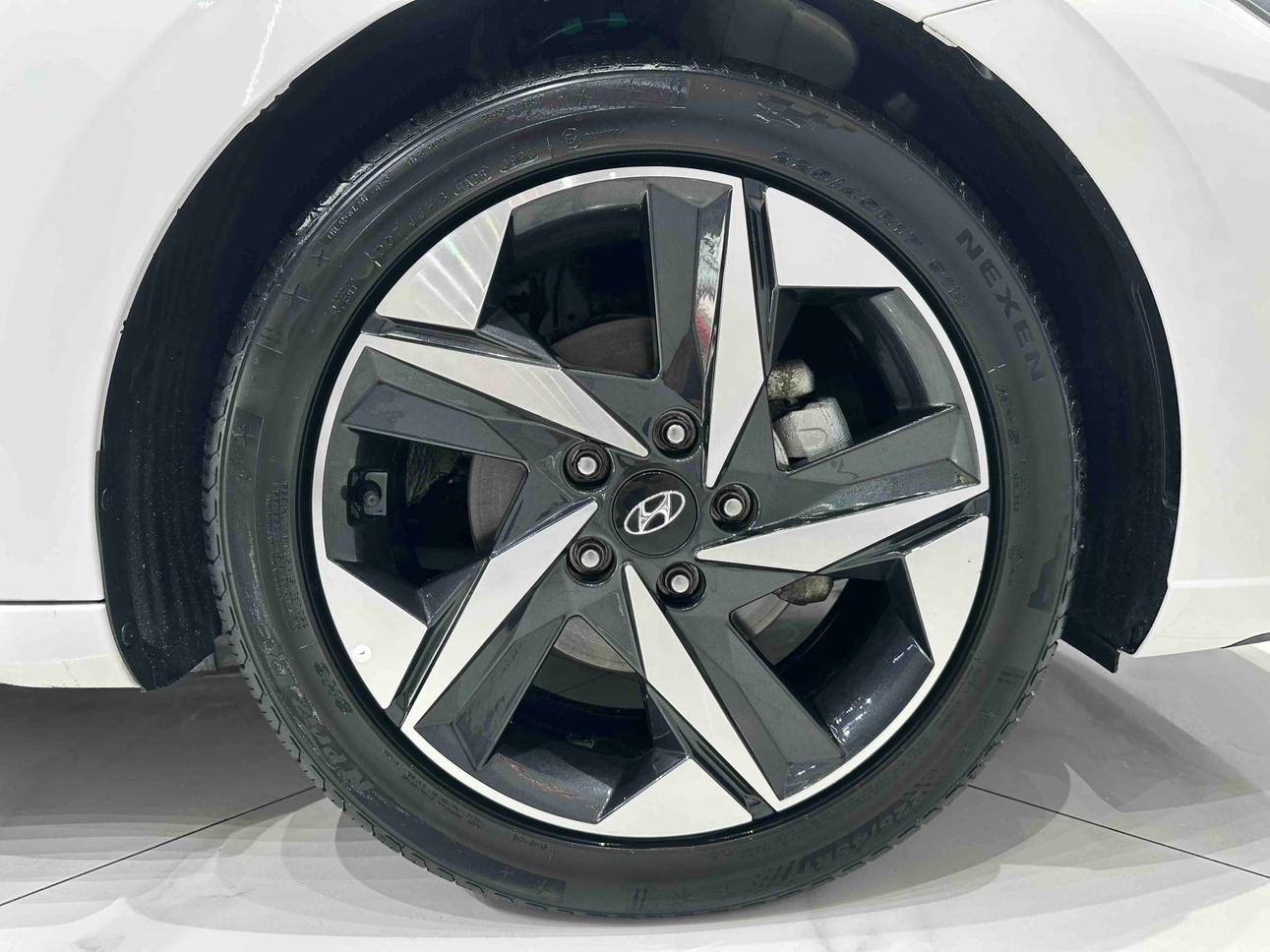 Hyundai Elantra 2022 thumb 5