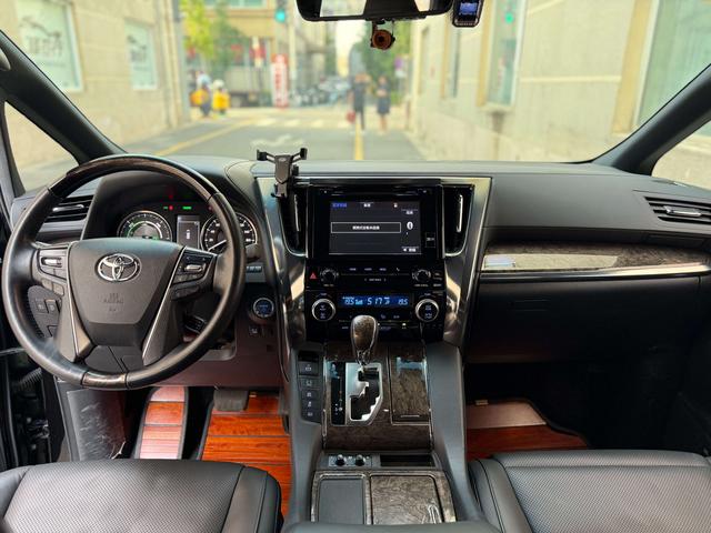 Toyota Vellfire 2019 thumb 5