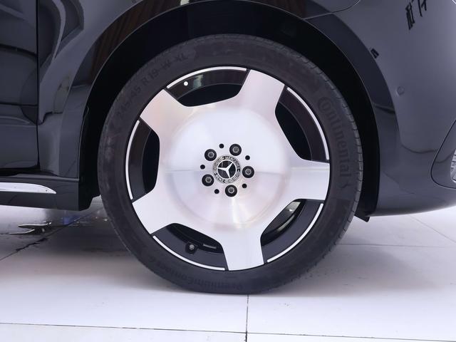 Mercedes-Benz V-Класс 2024 thumb 2
