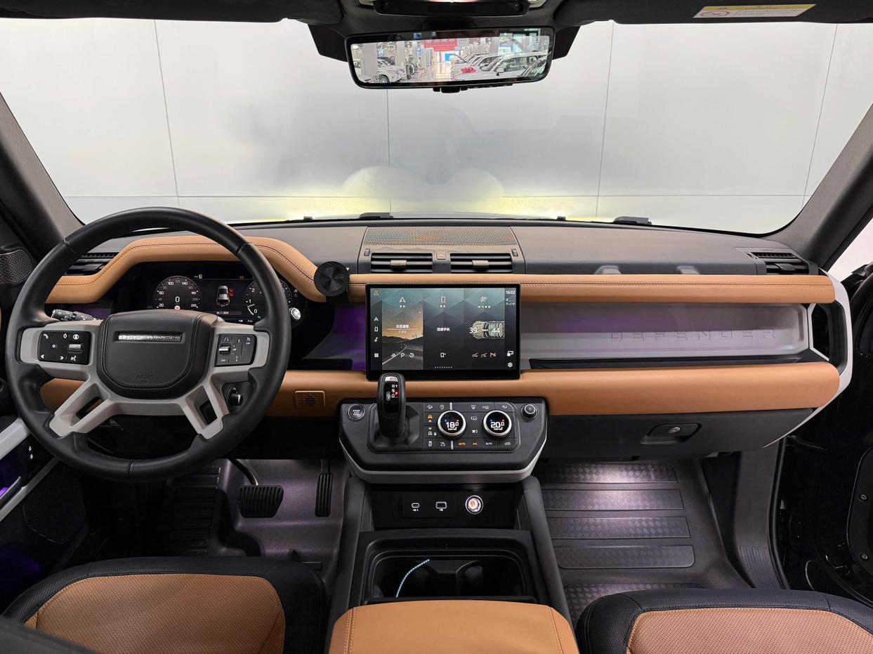 Land Rover Defender 2024 thumb 5