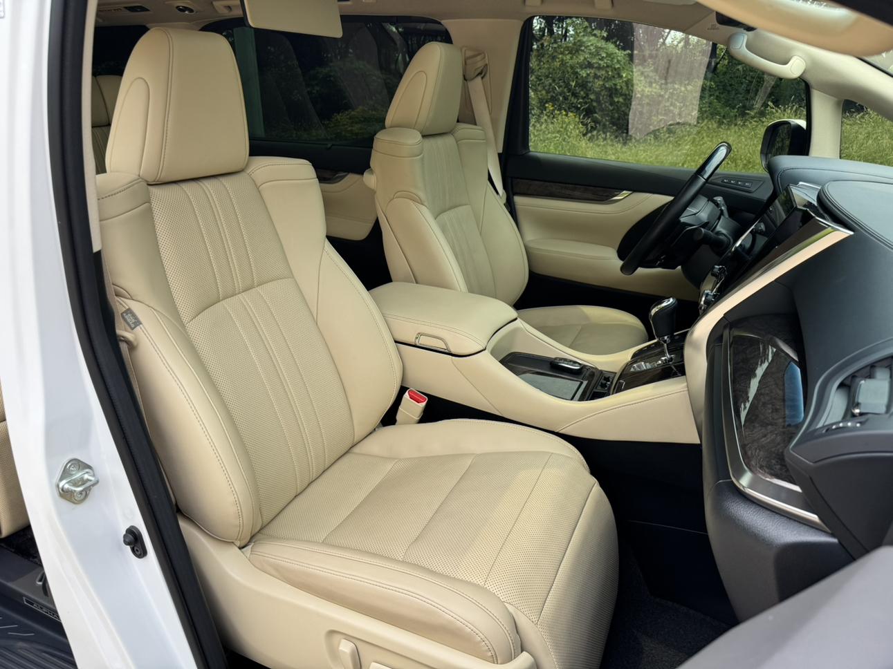 Toyota Alphard 2021 thumb 10