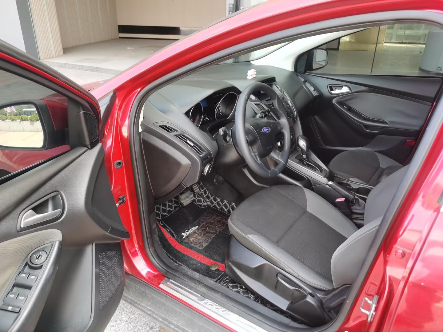 Ford Focus ST 2012 thumb 6